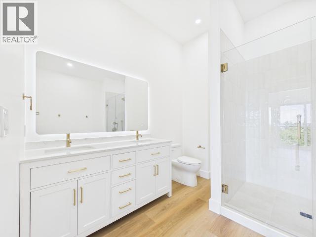 4835 Lesley Cres, Powell River, BC - Indoor Photo Showing Bathroom