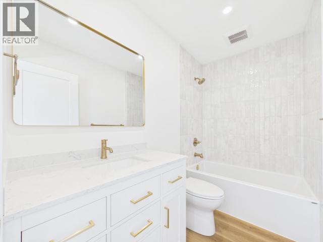 4835 Lesley Cres, Powell River, BC - Indoor Photo Showing Bathroom