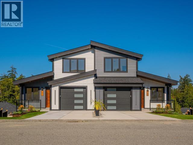 4835 Lesley Cres, Powell River, BC - Outdoor With Facade