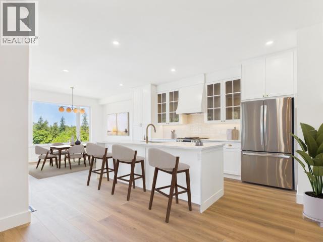 4835 Lesley Cres, Powell River, BC - Indoor Photo Showing Kitchen With Upgraded Kitchen