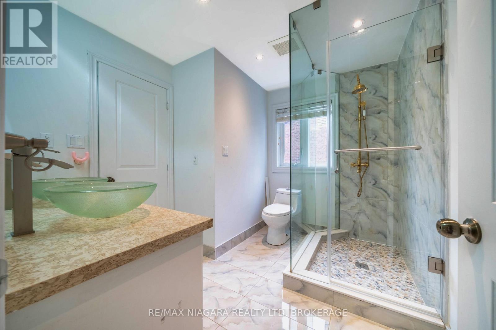 2 Aitken Circle, Markham (Unionville), ON - Indoor Photo Showing Bathroom
