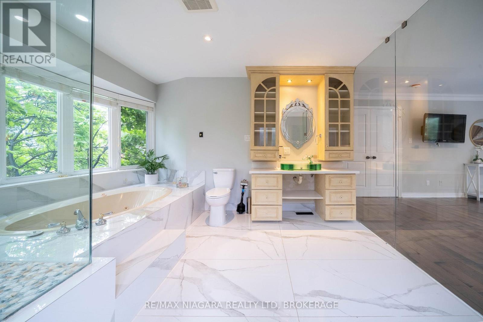 2 Aitken Circle, Markham (Unionville), ON - Indoor Photo Showing Bathroom