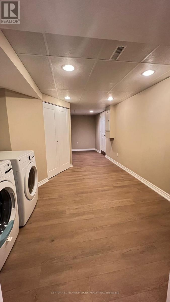 1534 Hollywell Avenue, Mississauga, ON - Indoor Photo Showing Laundry Room