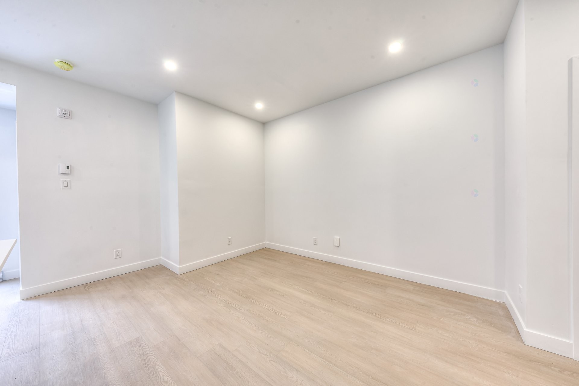 Living Room - 218-2630 Rue Notre-Dame O., Montréal (Le Sud-Ouest), QC - Indoor Photo Showing Other Room