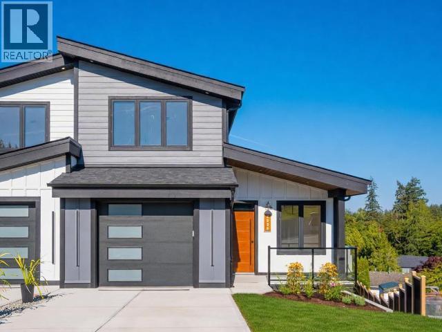 4839 Lesley Cres, Powell River, BC - Outdoor With Facade