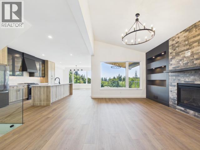 4839 Lesley Cres, Powell River, BC - Indoor With Fireplace