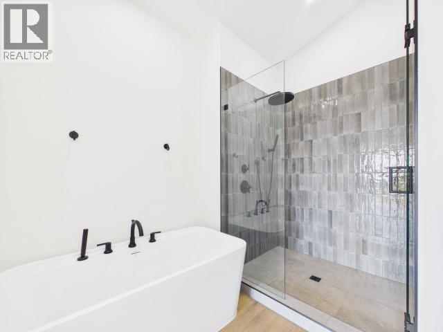 4839 Lesley Cres, Powell River, BC - Indoor Photo Showing Bathroom