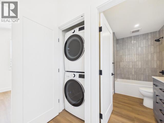 4839 Lesley Cres, Powell River, BC - Indoor Photo Showing Laundry Room