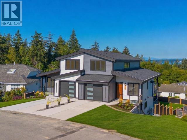 4839 Lesley Cres, Powell River, BC - Outdoor With Facade