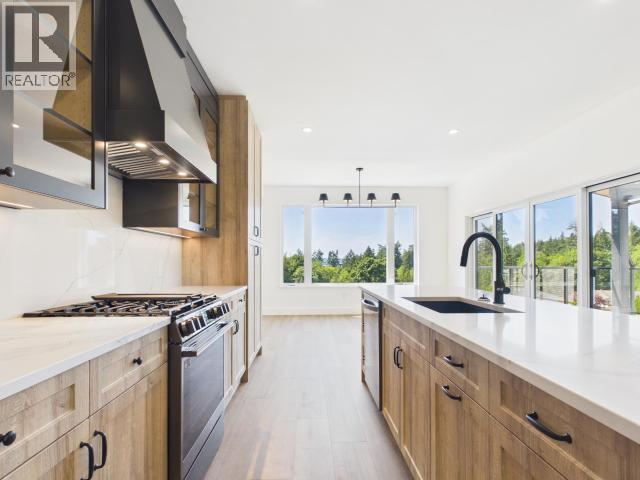 4839 Lesley Cres, Powell River, BC - Indoor Photo Showing Kitchen With Upgraded Kitchen