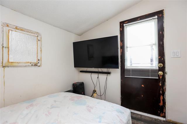 895 Alfred Ave, Winnipeg, MB - Indoor Photo Showing Bedroom