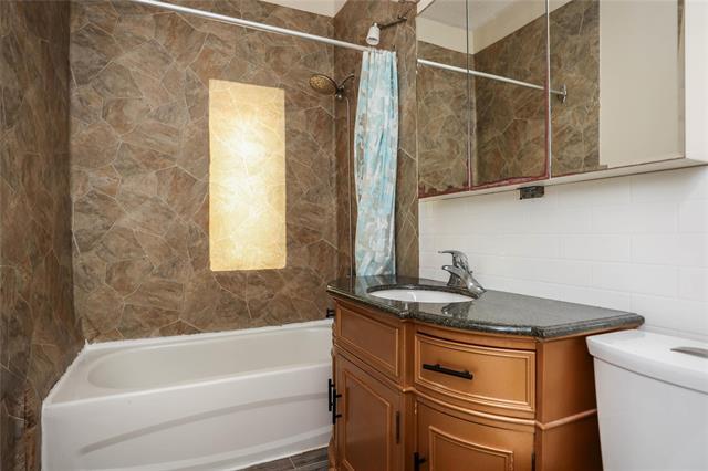 895 Alfred Ave, Winnipeg, MB - Indoor Photo Showing Bathroom