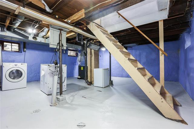 895 Alfred Ave, Winnipeg, MB - Indoor Photo Showing Laundry Room