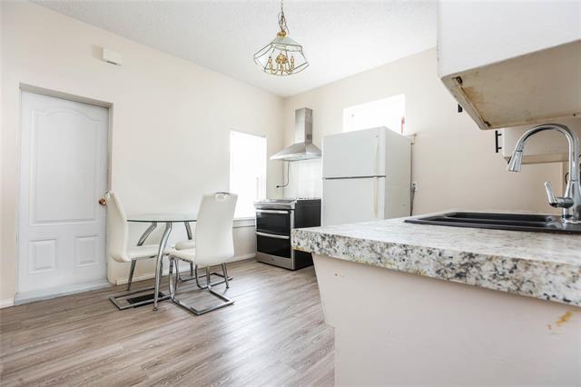 895 Alfred Ave, Winnipeg, MB - Indoor Photo Showing Kitchen