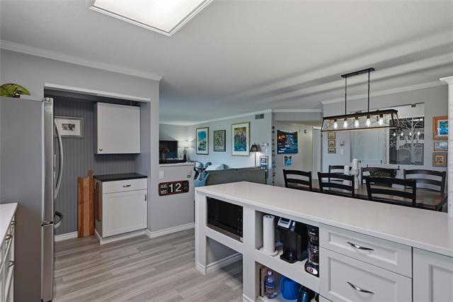 308-70 Dunkirk Dr, Winnipeg, MB - Indoor Photo Showing Kitchen