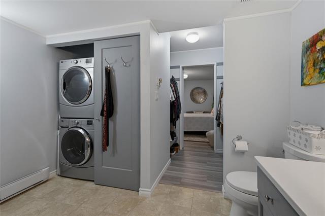 308-70 Dunkirk Dr, Winnipeg, MB - Indoor Photo Showing Laundry Room