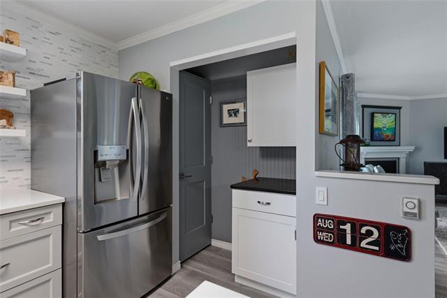 308-70 Dunkirk Dr, Winnipeg, MB - Indoor Photo Showing Kitchen