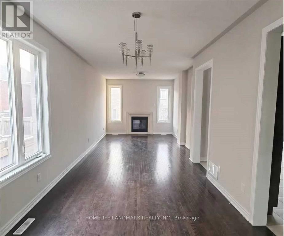 77 Reynolds Crescent, Aurora, ON - Indoor With Fireplace
