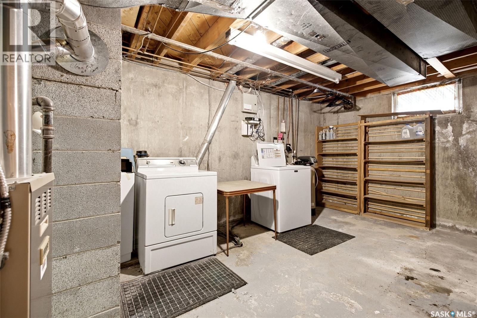 4023 Mcphail Avenue, Regina, SK - Indoor Photo Showing Laundry Room