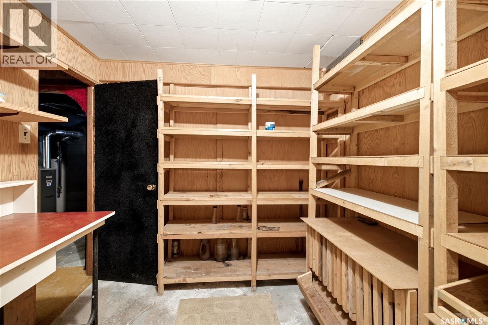 4023 Mcphail Avenue, Regina, SK - Indoor With Storage