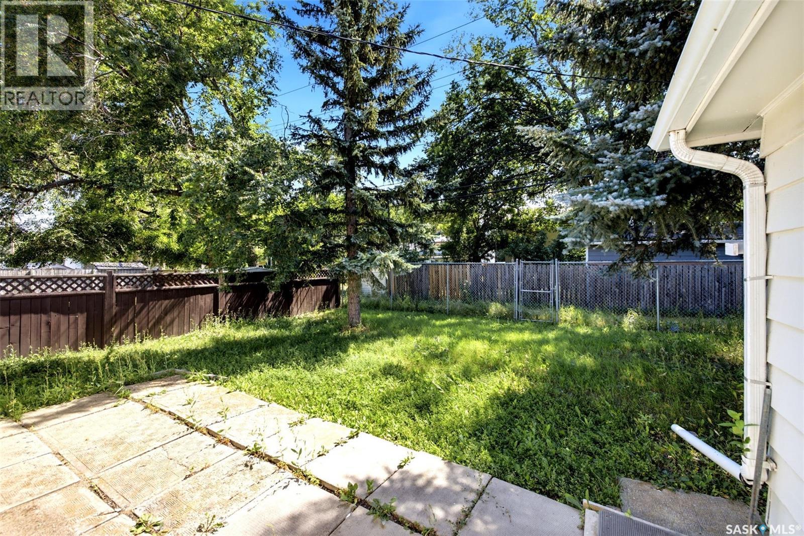 4023 Mcphail Avenue, Regina, SK - Outdoor With Backyard
