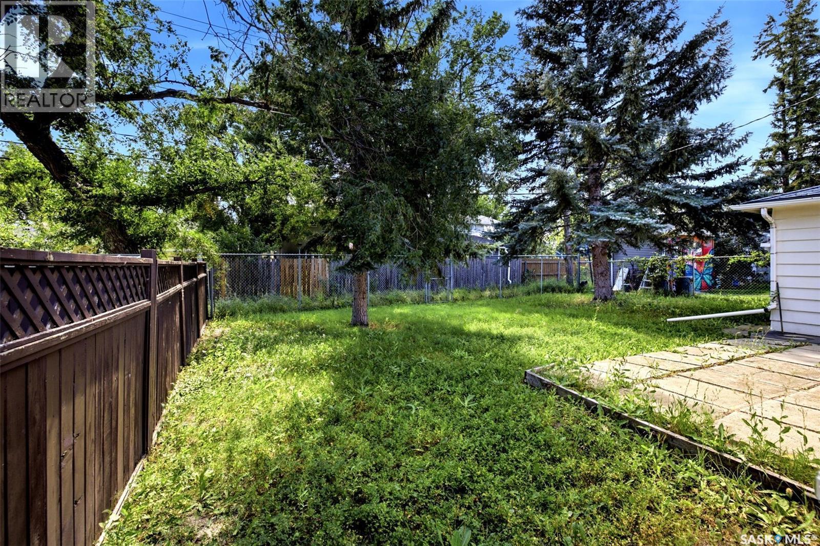 4023 Mcphail Avenue, Regina, SK - Outdoor