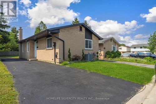 3 HAPSBURG SQUARE  Brampton, ON L6S 1Y7