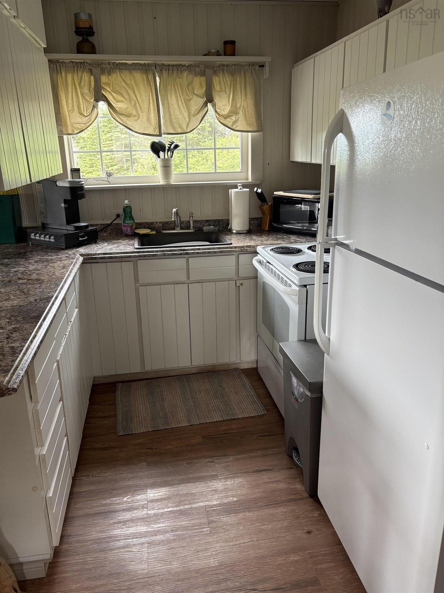 4367 Highway 105 Highway, South Haven, NS - Indoor Photo Showing Kitchen