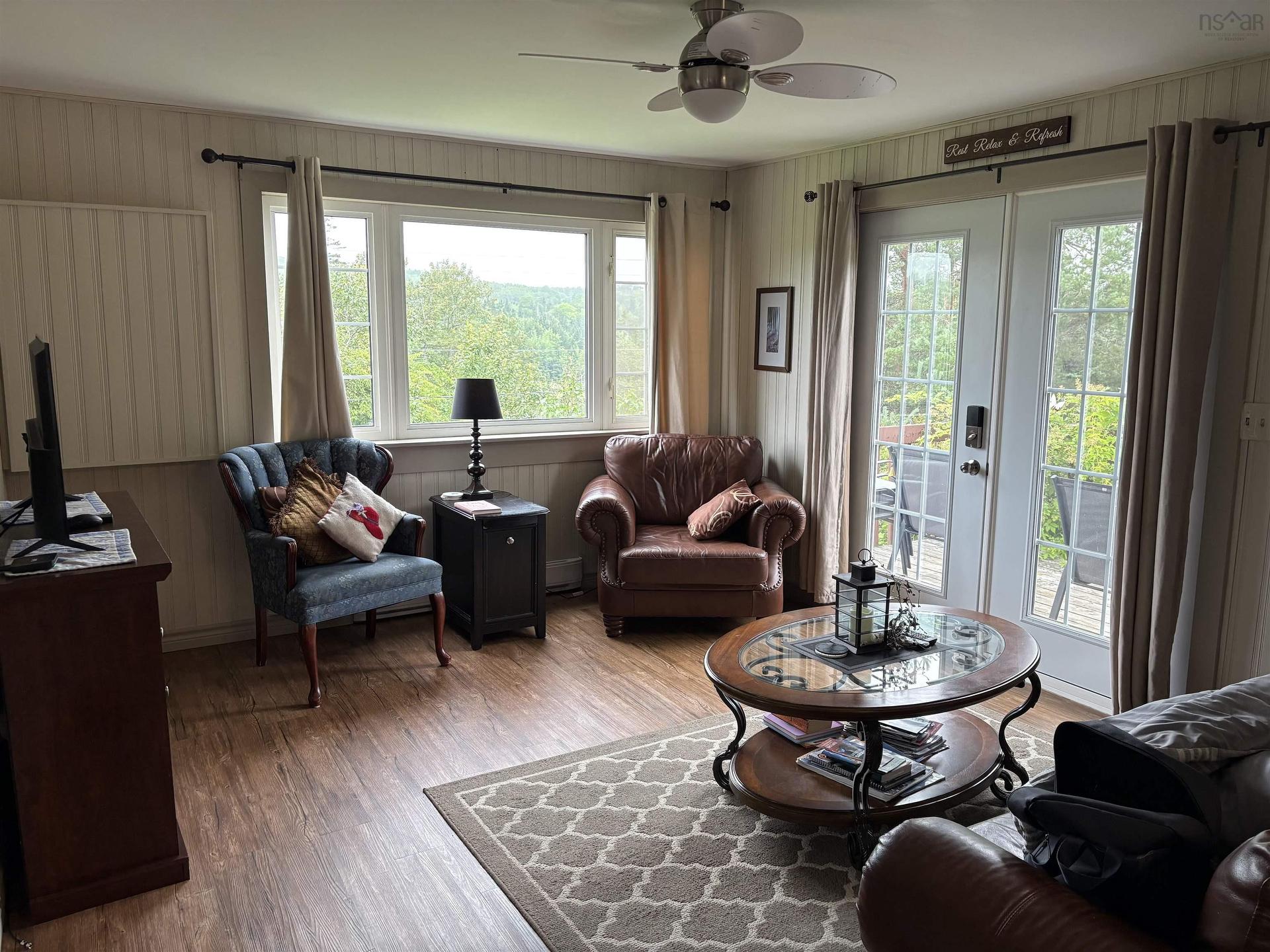 4367 Highway 105 Highway, South Haven, NS - Indoor Photo Showing Living Room