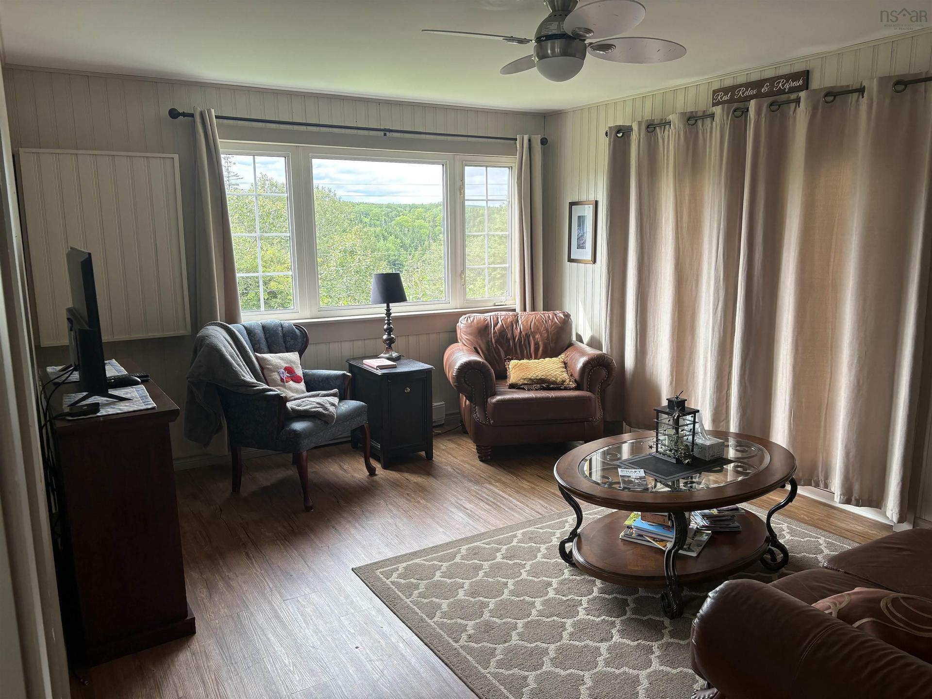 4367 Highway 105 Highway, South Haven, NS - Indoor Photo Showing Living Room