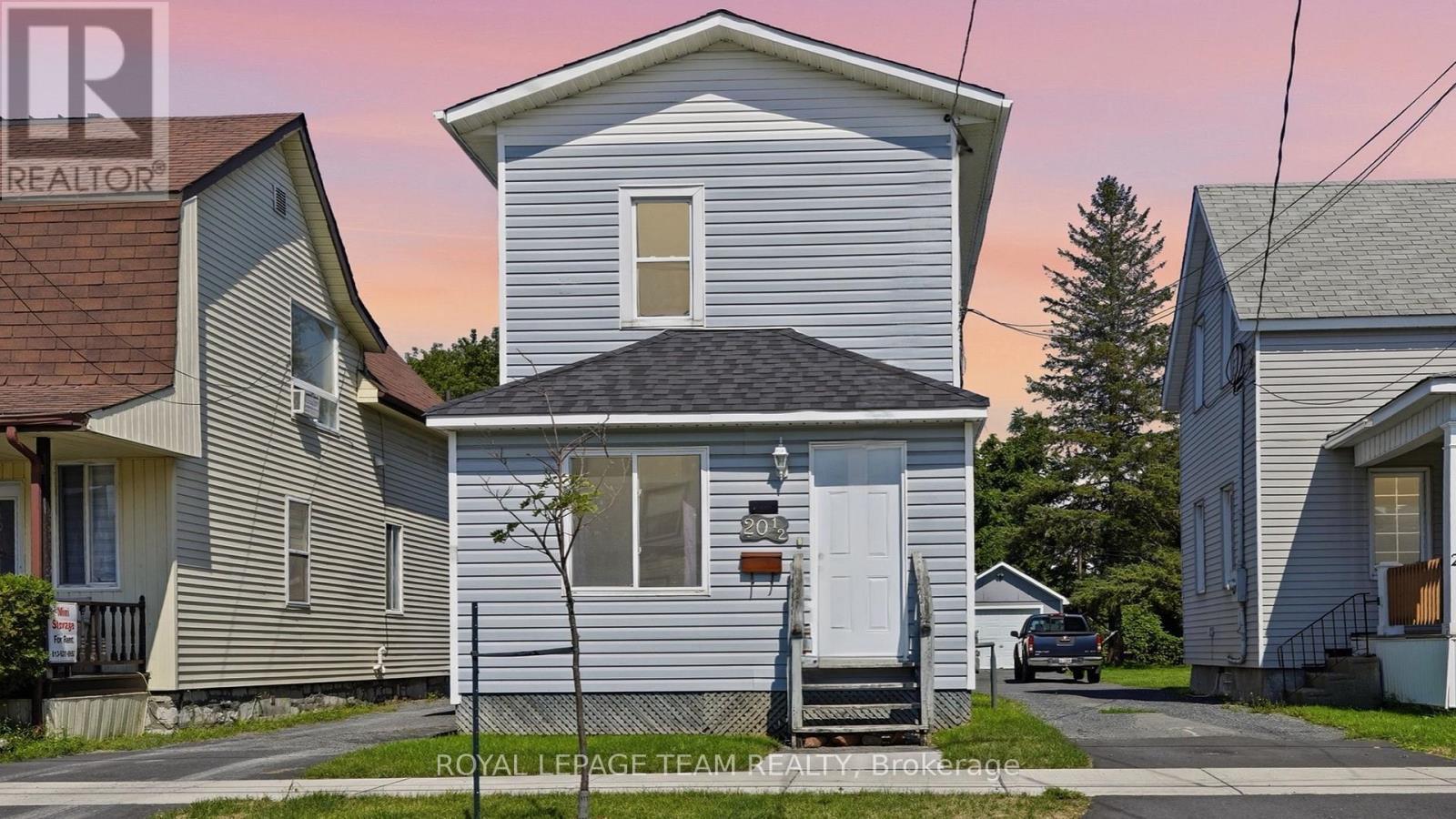 20 1/2 Lawrence Avenue, Cornwall, ON - Outdoor