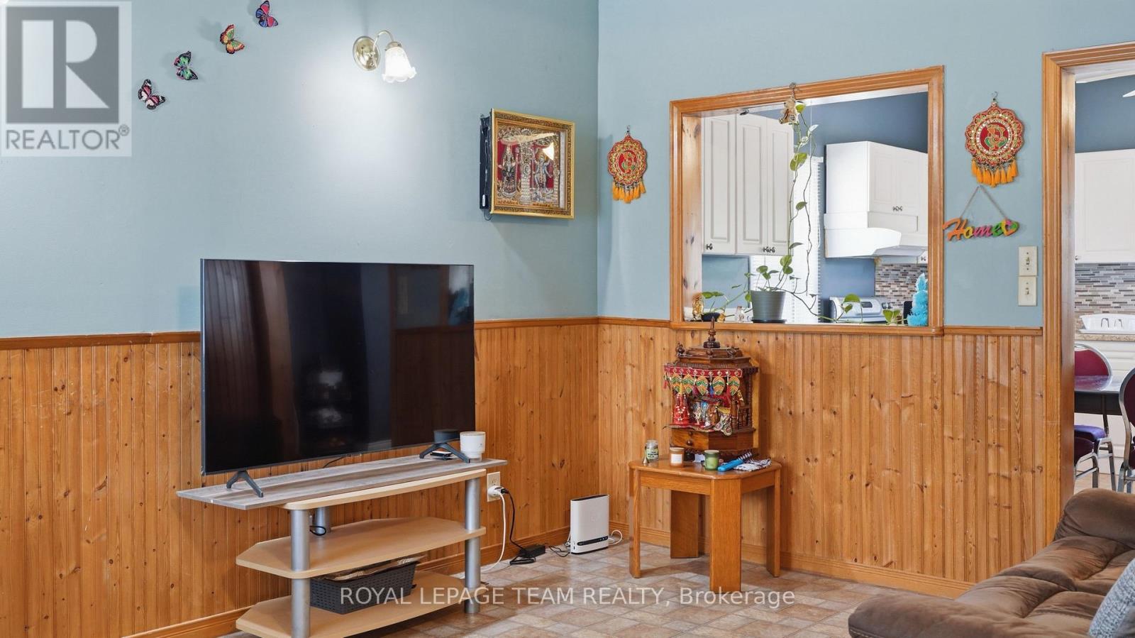 20 1/2 Lawrence Avenue, Cornwall, ON - Indoor Photo Showing Other Room