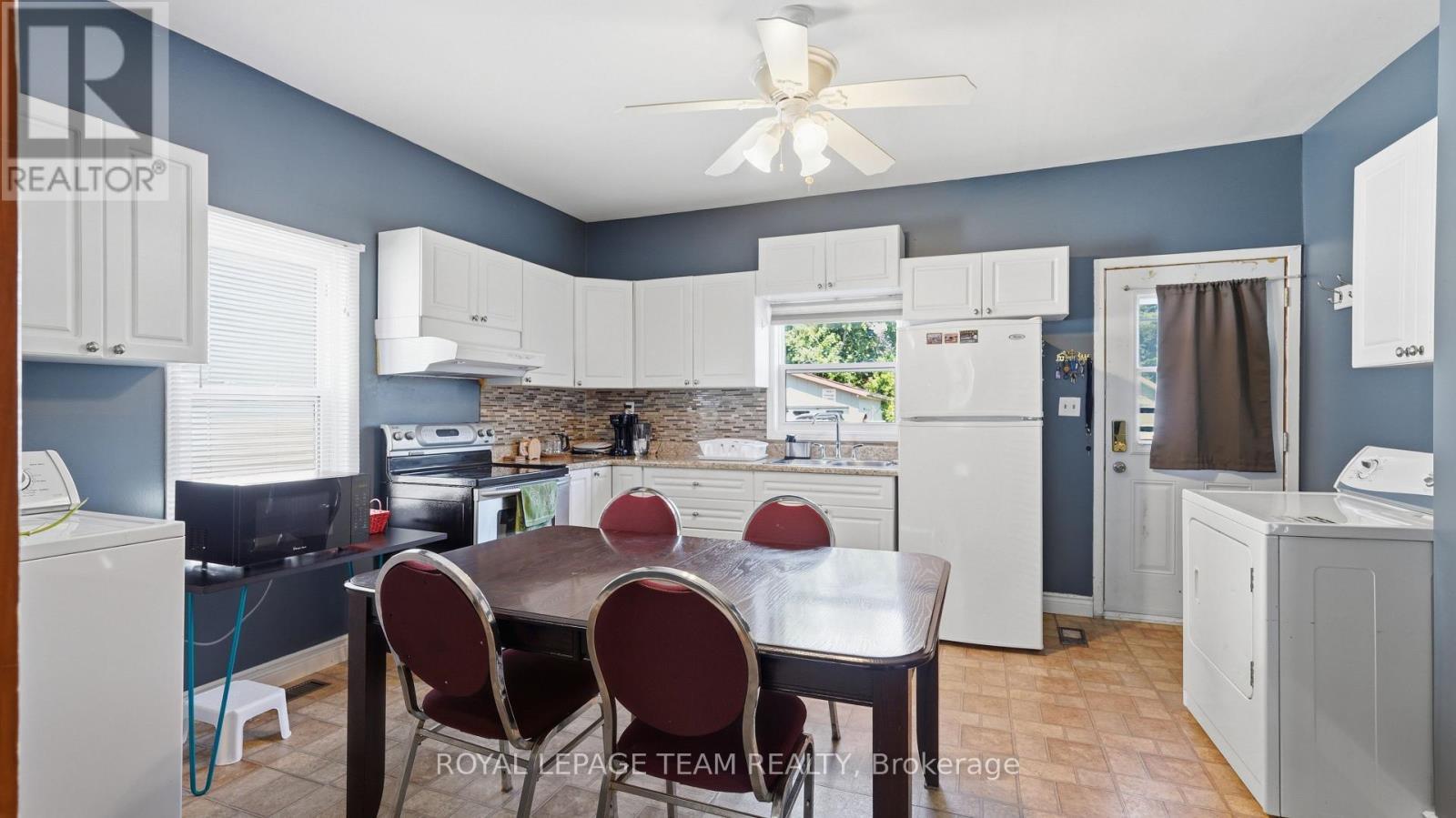 20 1/2 Lawrence Avenue, Cornwall, ON - Indoor