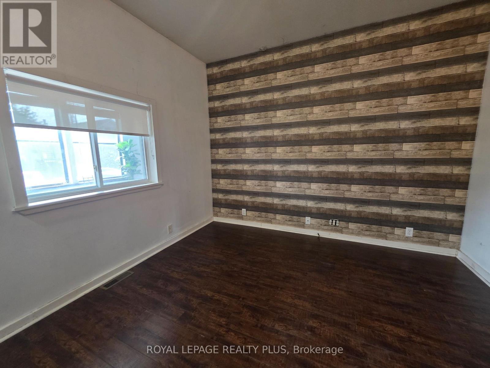 51 Edinburgh Avenue, Hamilton, ON - Indoor Photo Showing Other Room