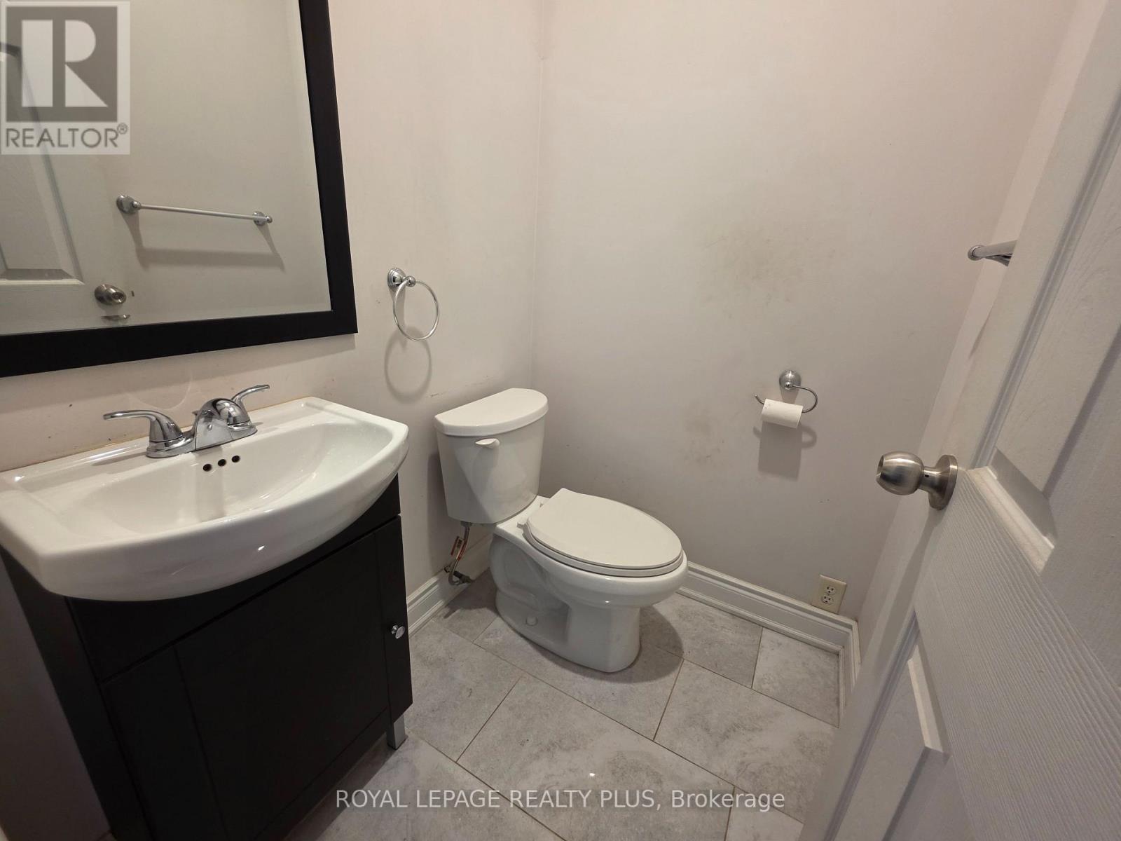 51 Edinburgh Avenue, Hamilton, ON - Indoor Photo Showing Bathroom