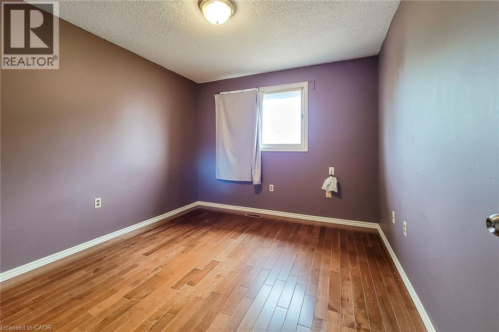 126 Fairington Crescent, Hamilton, ON - Indoor Photo Showing Other Room