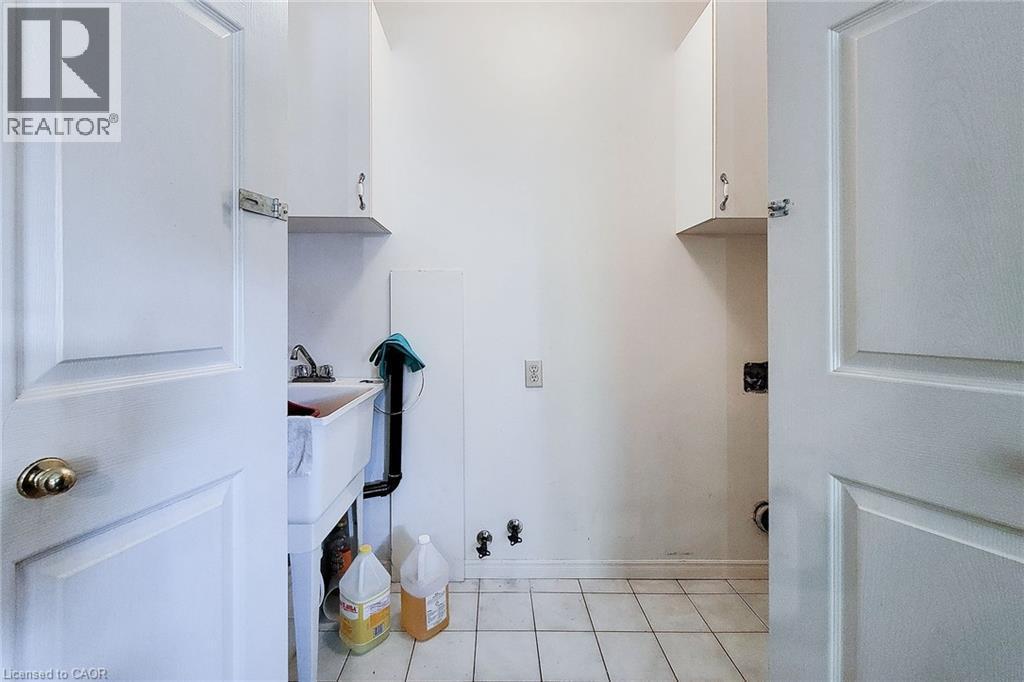 126 Fairington Crescent, Hamilton, ON - Indoor