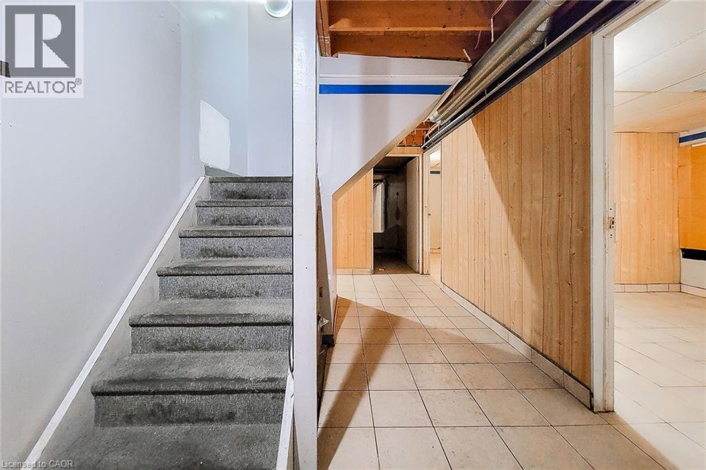 126 Fairington Crescent, Hamilton, ON - Indoor Photo Showing Other Room