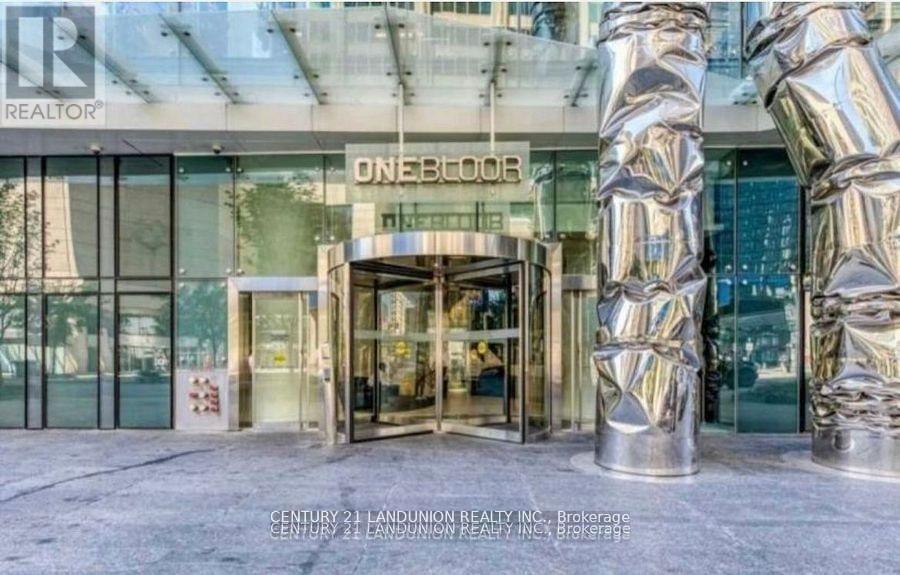 2612 - 1 Bloor Street E, Toronto, ON - Outdoor