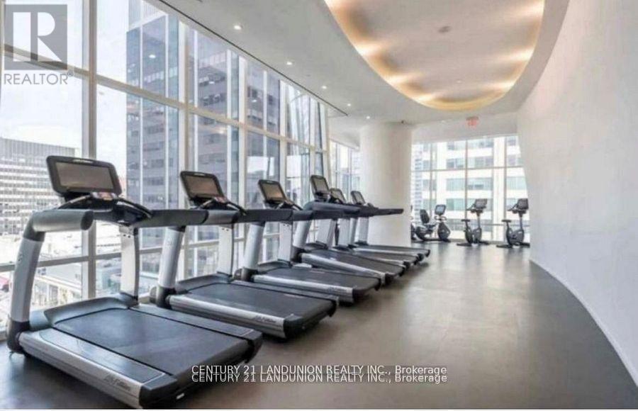 2612 - 1 Bloor Street E, Toronto, ON - Indoor Photo Showing Gym Room