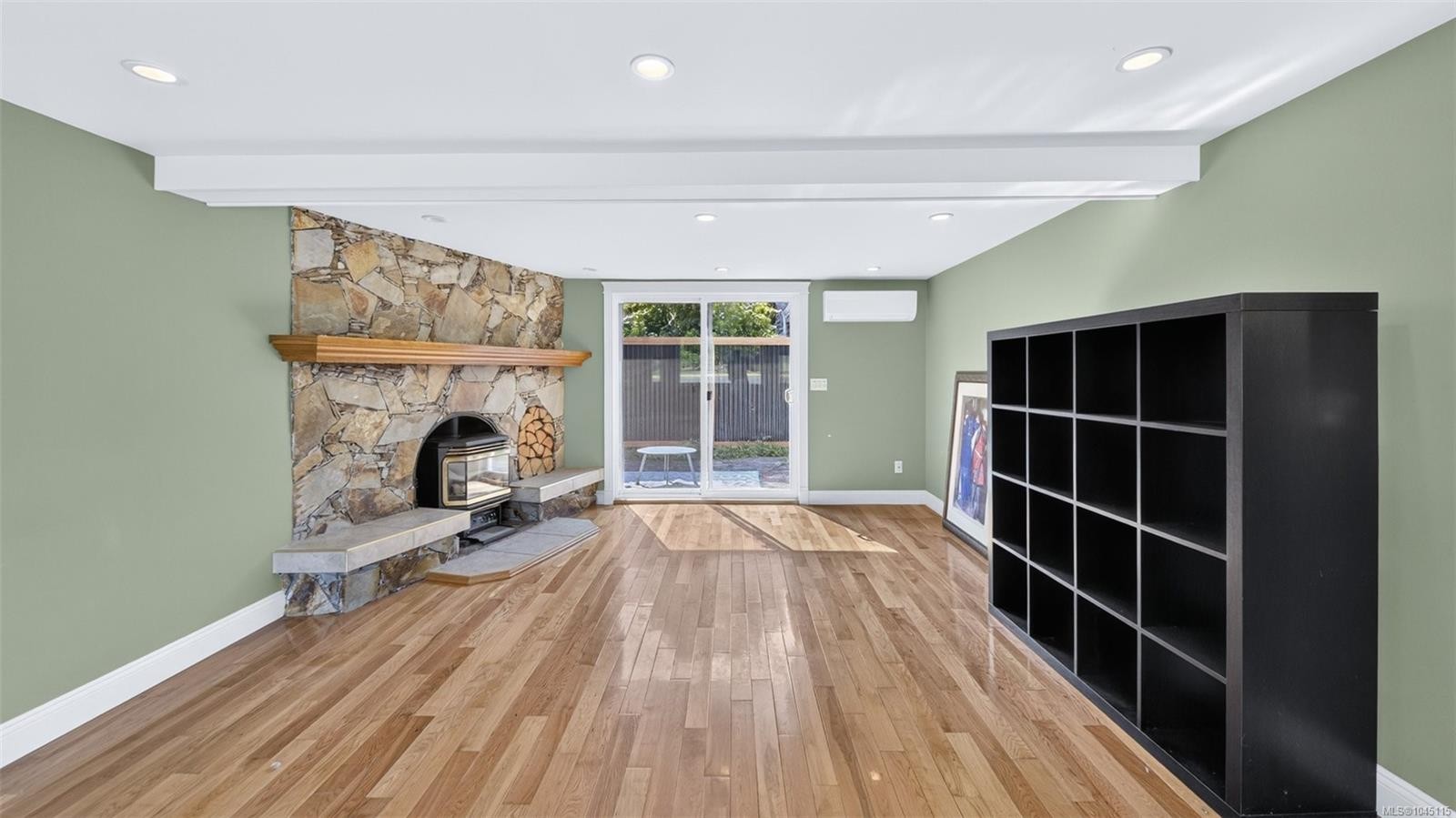 9 Camden Ave, View Royal, BC