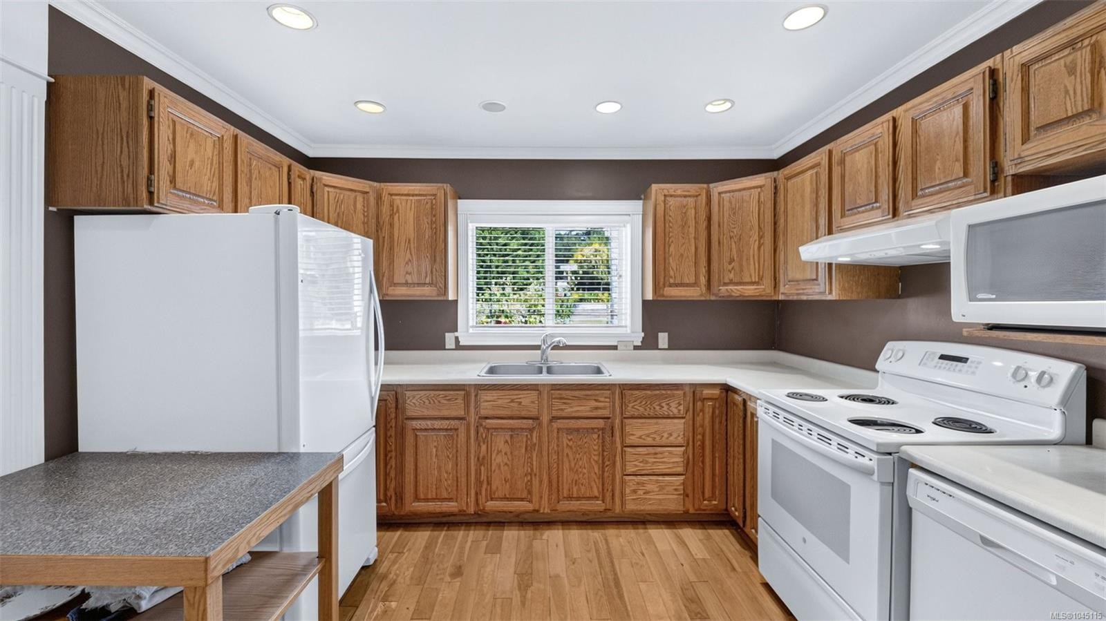 9 Camden Ave, View Royal, BC