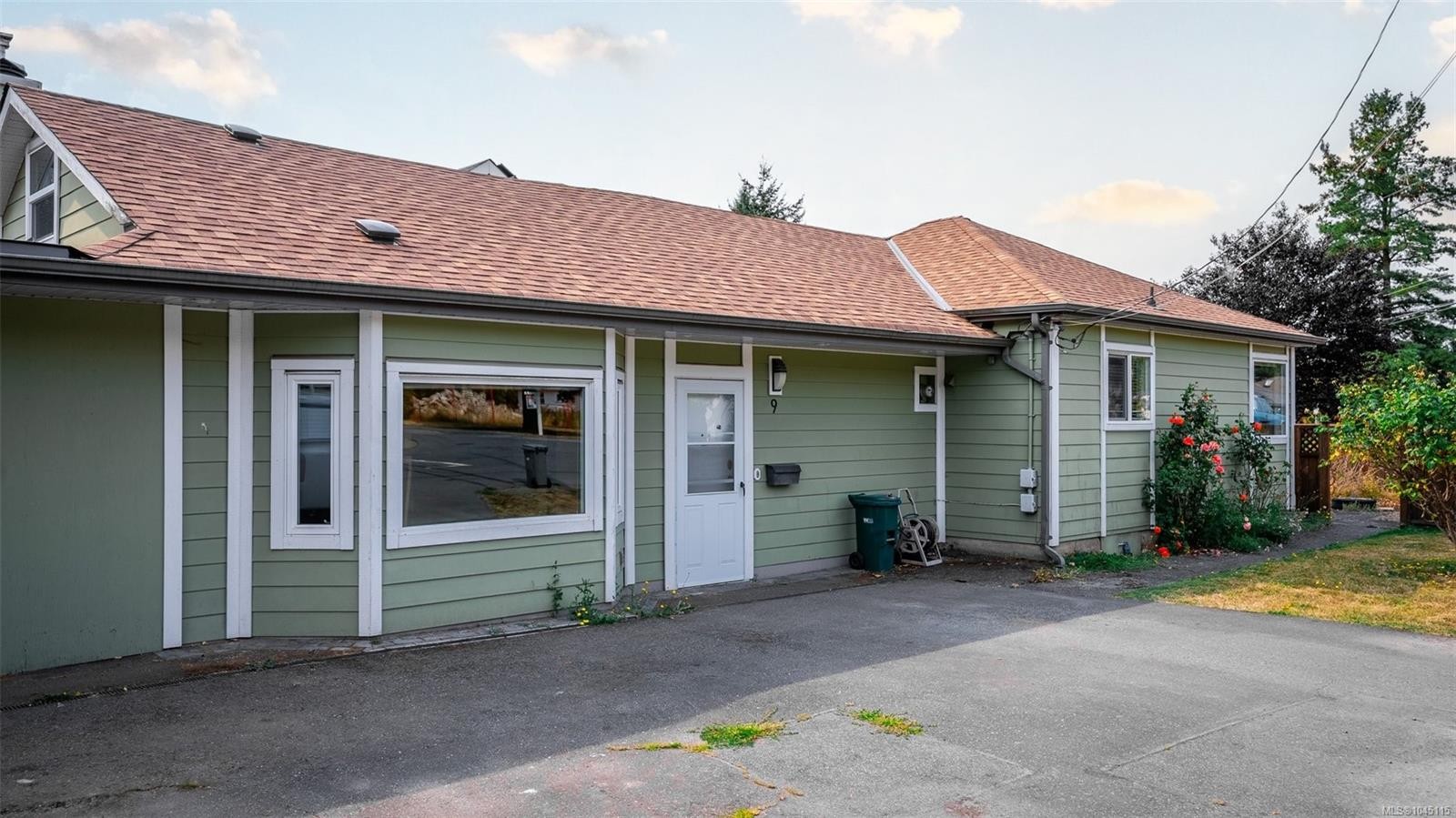 9 Camden Ave, View Royal, BC