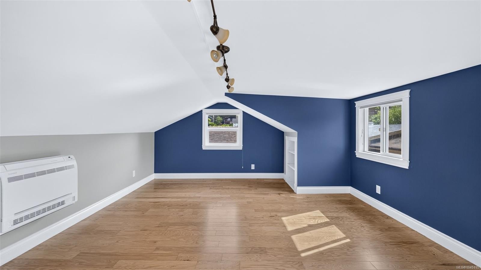 9 Camden Ave, View Royal, BC