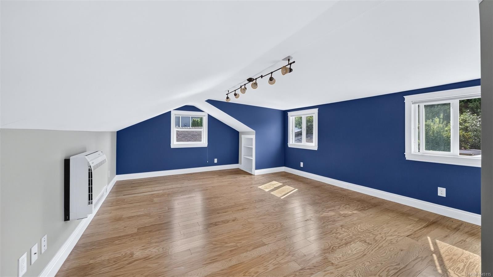 9 Camden Ave, View Royal, BC