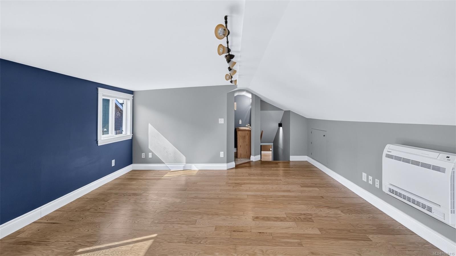 9 Camden Ave, View Royal, BC