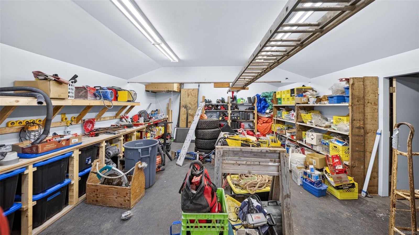 9 Camden Ave, View Royal, BC