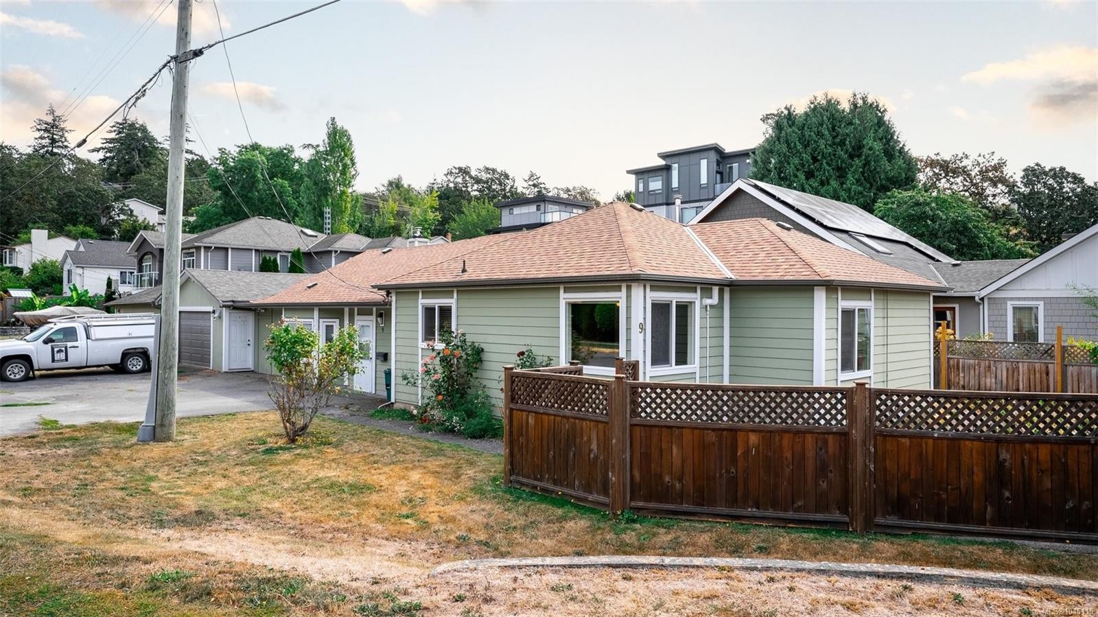 9 Camden Ave, View Royal, BC