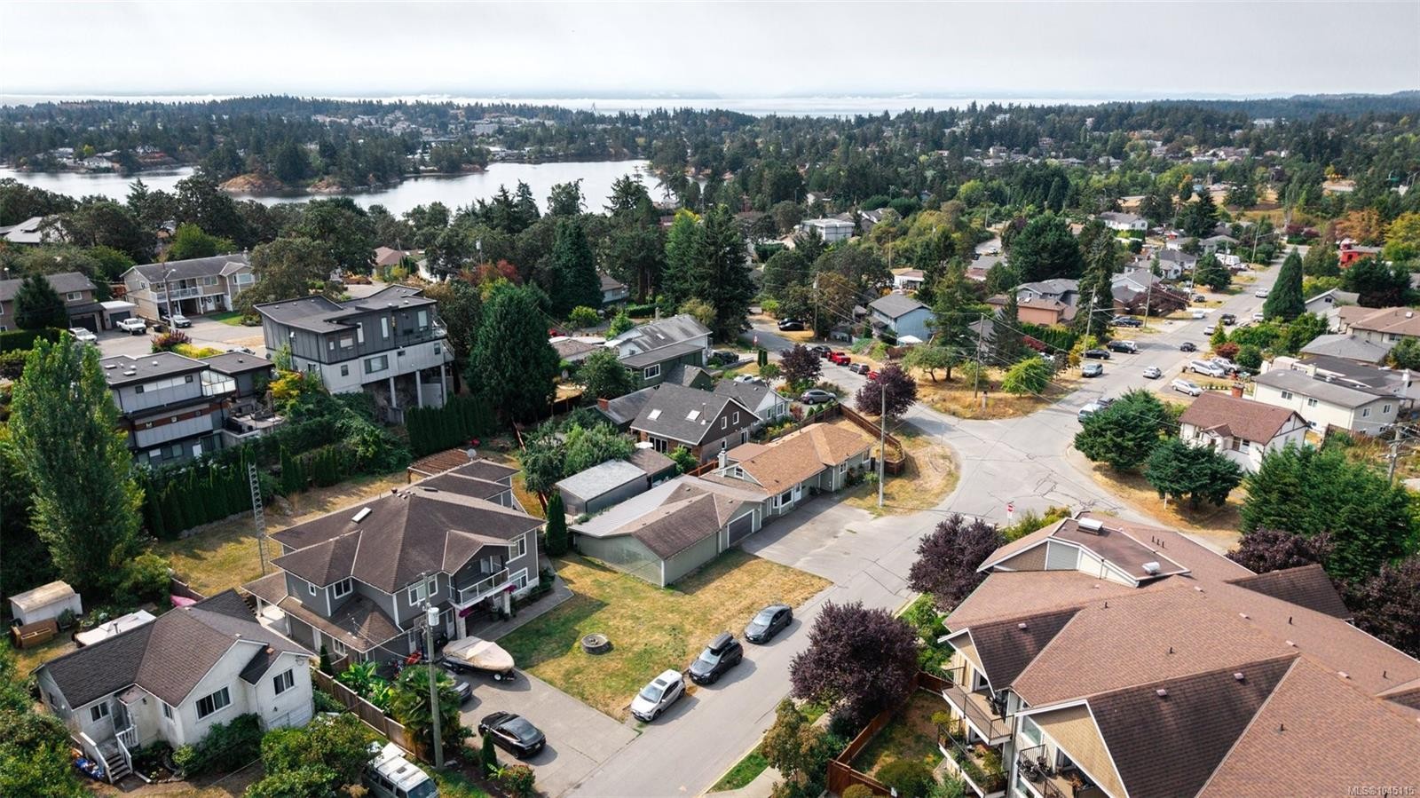 9 Camden Ave, View Royal, BC