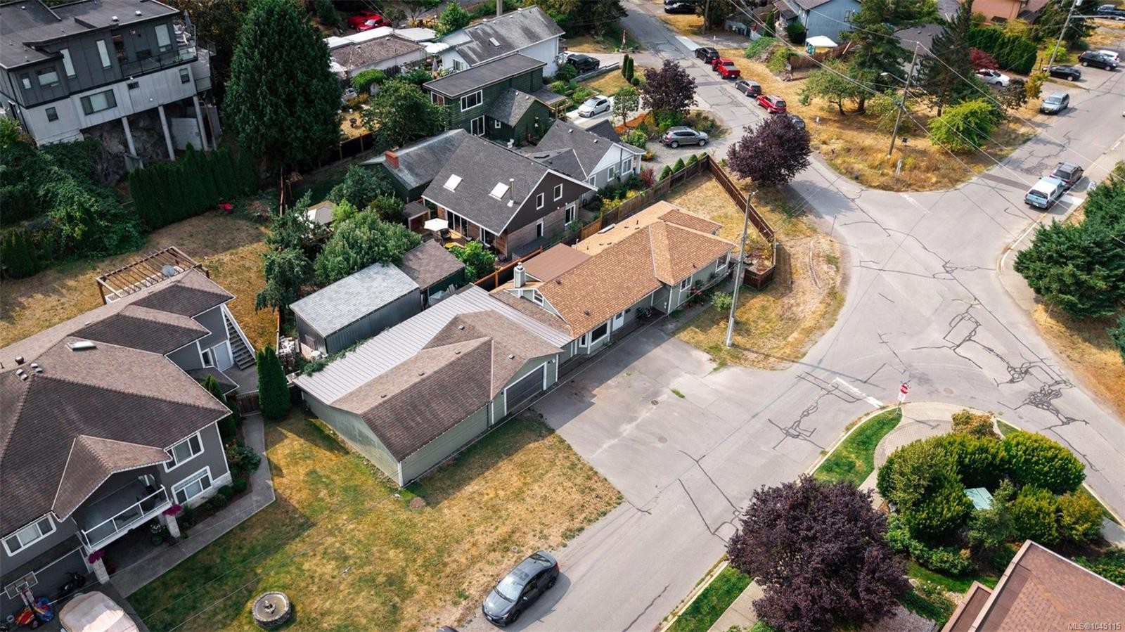 9 Camden Ave, View Royal, BC